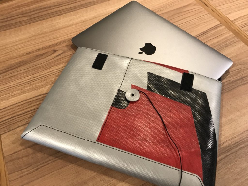 FREITAG（フライターグ）】MacBookをオシャレに収納！世界で一つだけの